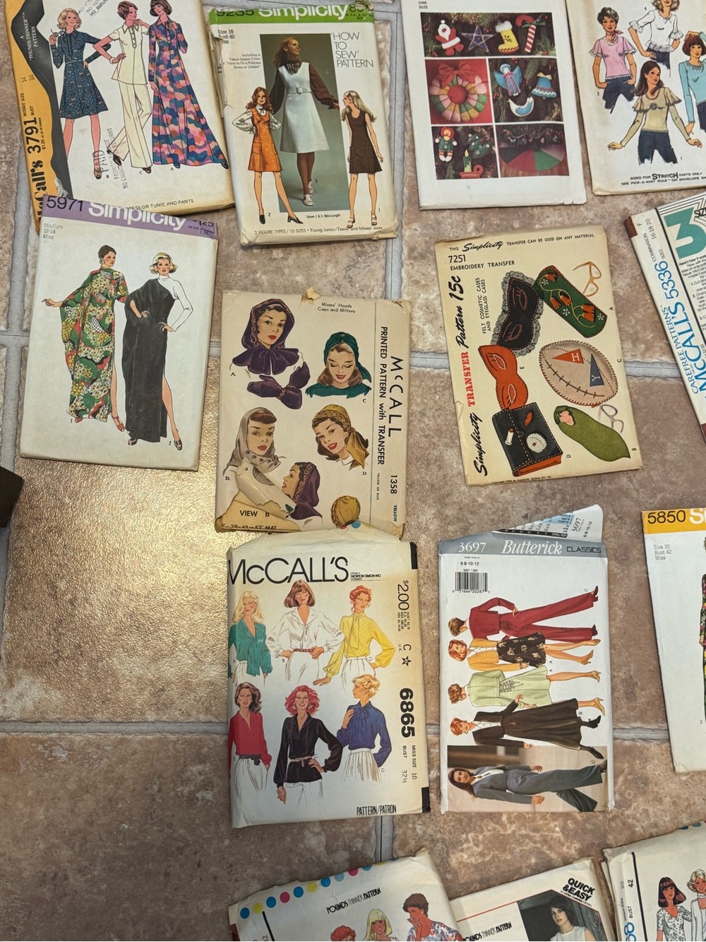 9.2lb 58ct VTG Asst. Sewing Patterns McCalls Butterick Simplicity Avon Cut/Uncut - Picture 14 of 16